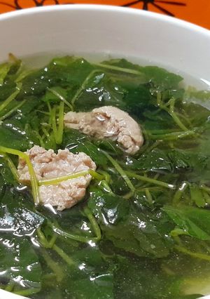 Hình của món Canh rau má nấu thịt thanh nhiệt.