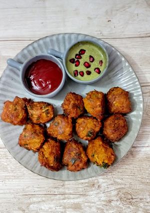 A picture of Leftover dal with lauki fritters.