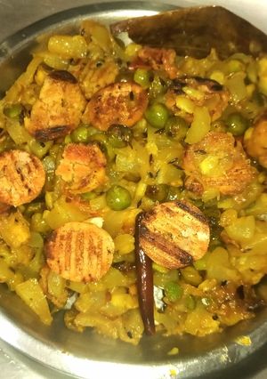 লাউ ঘন্ট (Lau Ghonto Recipe In Bengali) রেসিপির প্রধান ছবি
