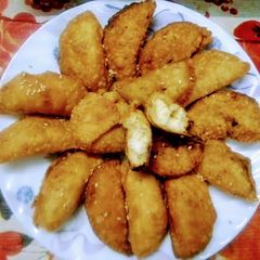 Delicious Mawa Gujiya A picture of Delicious Mawa Gujiya.