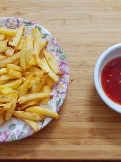 Chips with Chilli sauce Recipe by Emily Ogolla - Cookpad