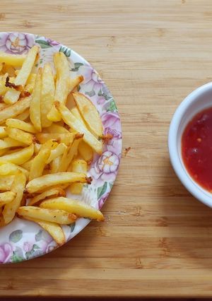 A picture of Air Fried French Fries with Chilli Sauce 🍟🌶.
