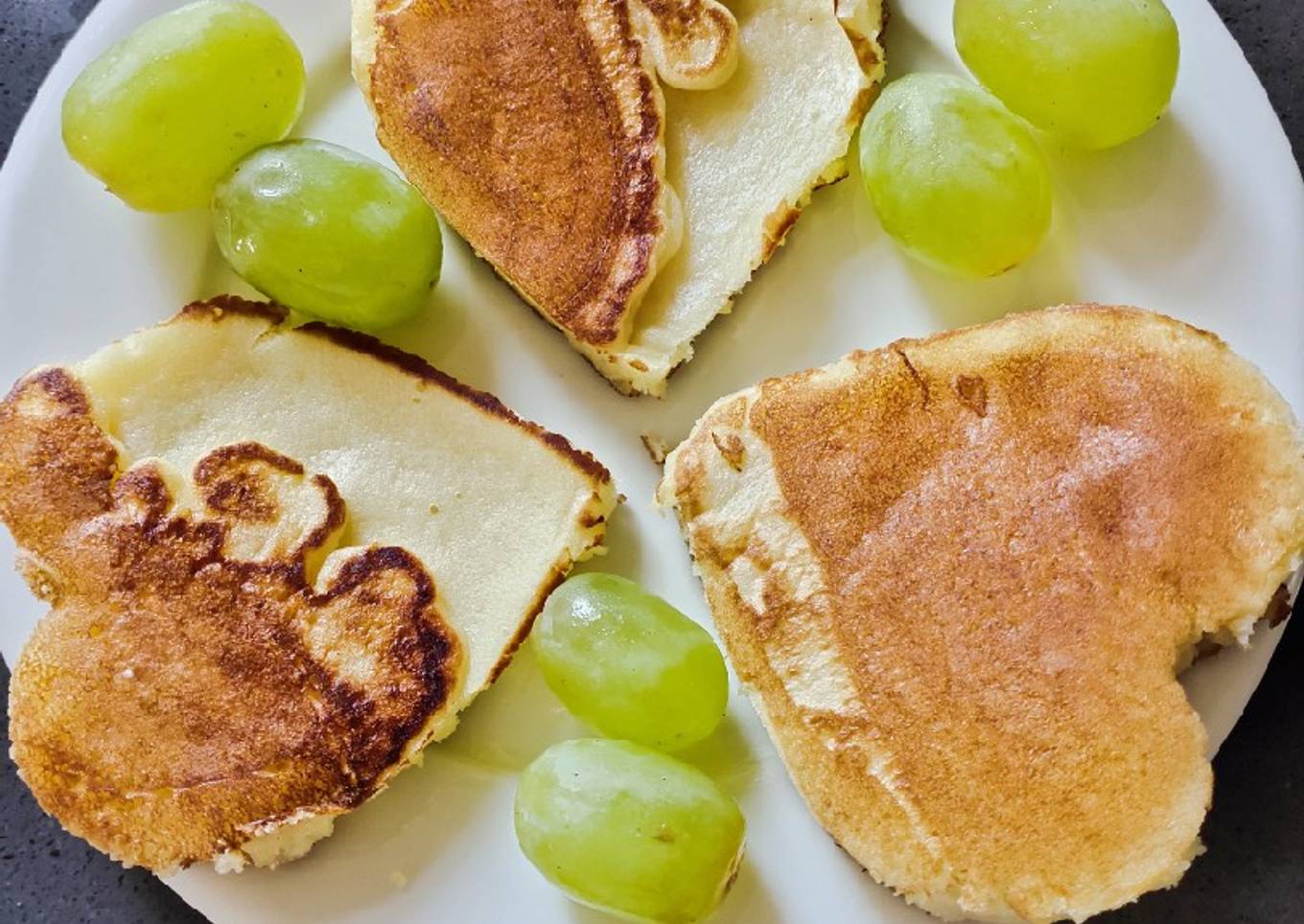 Heart-shaped pancakes for breakfast 😘