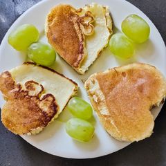 A picture of Breakfast Heart Shape Pancake😘.