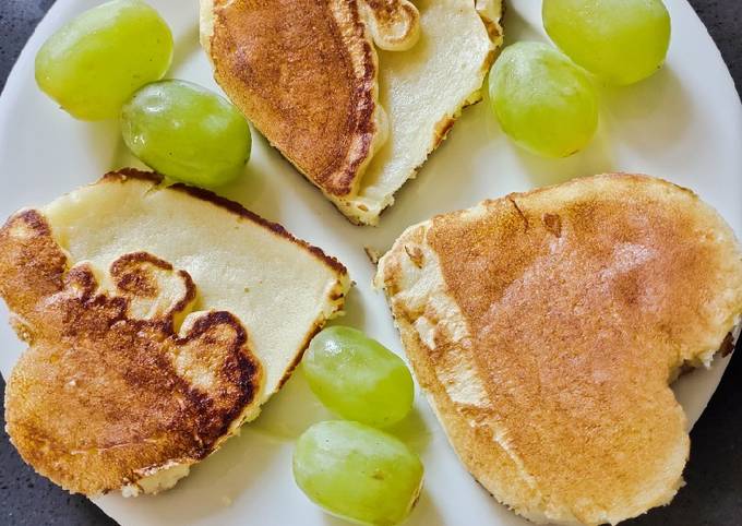 Steps to Prepare Gordon Ramsay Breakfast Heart Shape Pancake😘