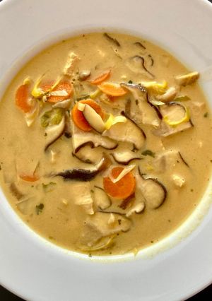 Una foto de Sopa thai de verduras
