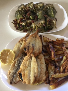 Una foto de Pescadilla con patatas al horno
