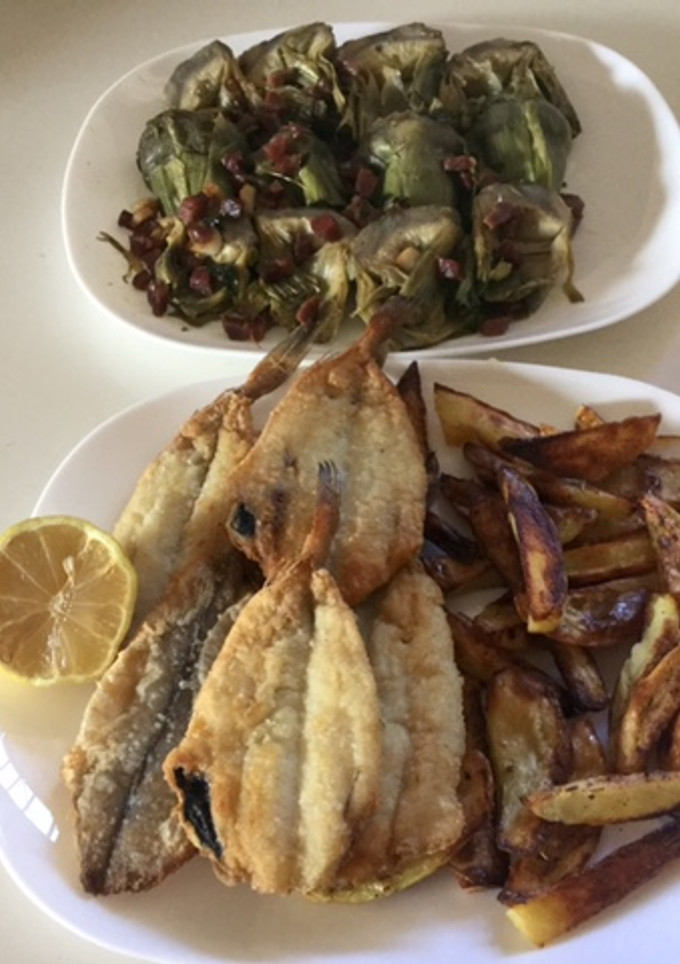 Una foto de Pescadilla con patatas al horno