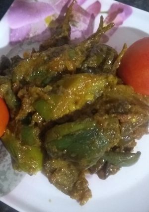 टमाटर पेस्ट भरवा बैंगन (Tomato Paste Bharva Baigan Recipe In Hindi) रेसिपी मुख्य फोटो