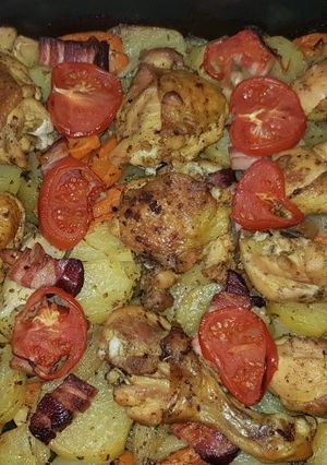 Tepsis csirkecomb vele sült krumplival és zöldségekkel recept fotója