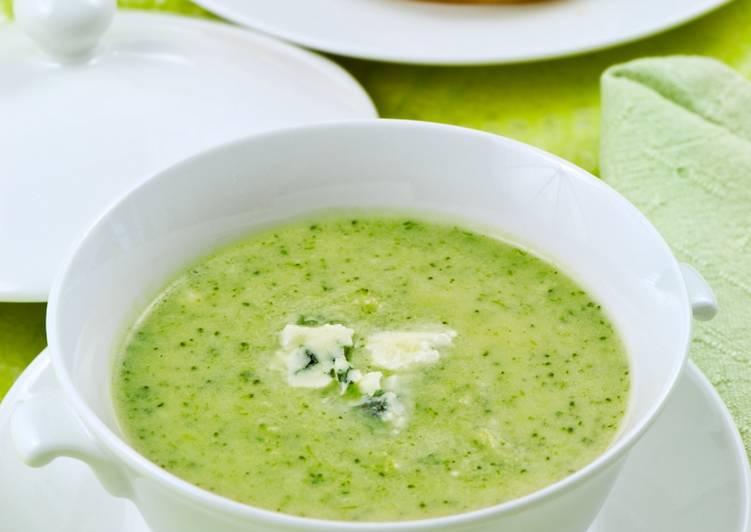 طريقة عمل شوربة البروكلي بكريمة للطبخ من بوك