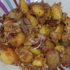 A picture of Fried Irish With egg sauce.