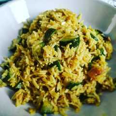 Foto di Riso basmati curry e zucchine