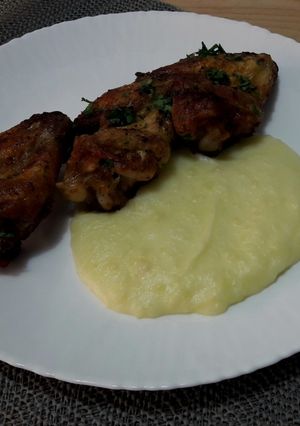 O poză a rețetei Aripioare crocante cu suc de lămâie.