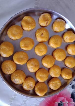 કેરી ના પેંડા (Keri Penda Reicpe In Gujarati) રેસીપી મુખ્ય ફોટો