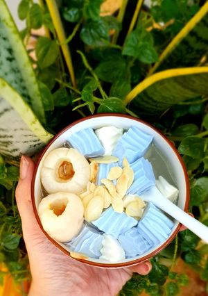 Hình của món Chè khúc bạch.