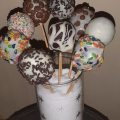 A picture of Cake pops.