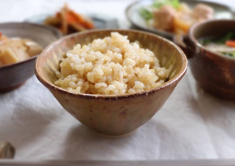 Easiest Way to Prepare Speedy Brown rice cooked in a japanese clay pot