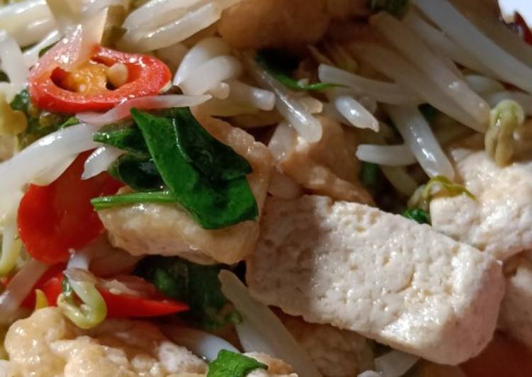 Tumis taoge+tahu putih Tumis taoge+tahu putih