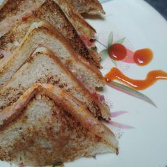 A picture of Potato sandwitch.