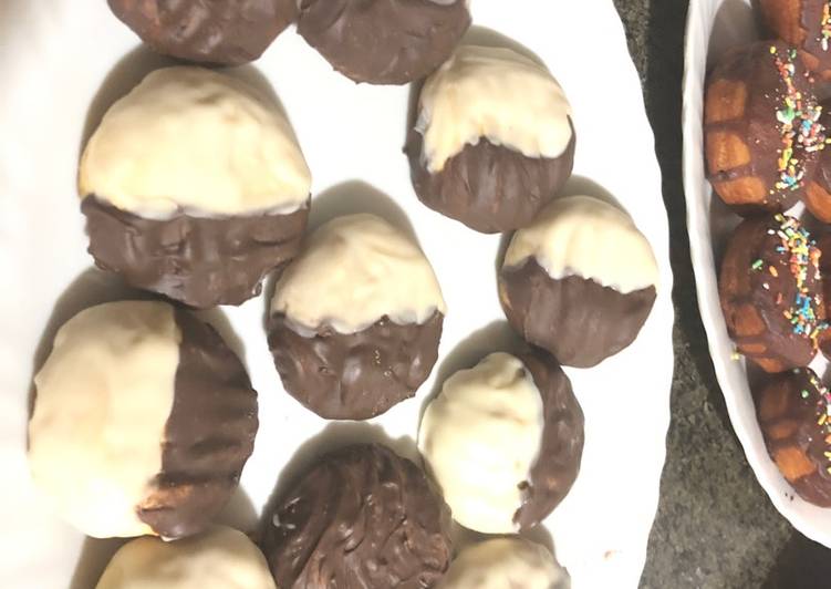 Recipe of Perfect White chocolate cookies