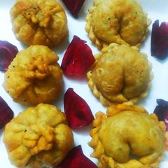 A picture of Mawa Stuffed Gujiya.