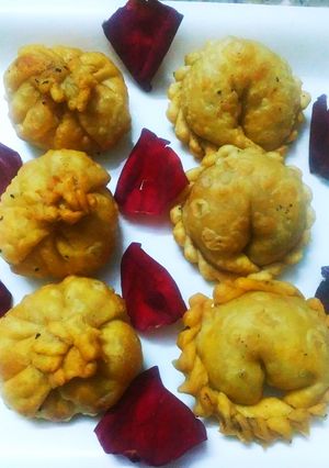 A picture of Mawa Stuffed Gujiya.