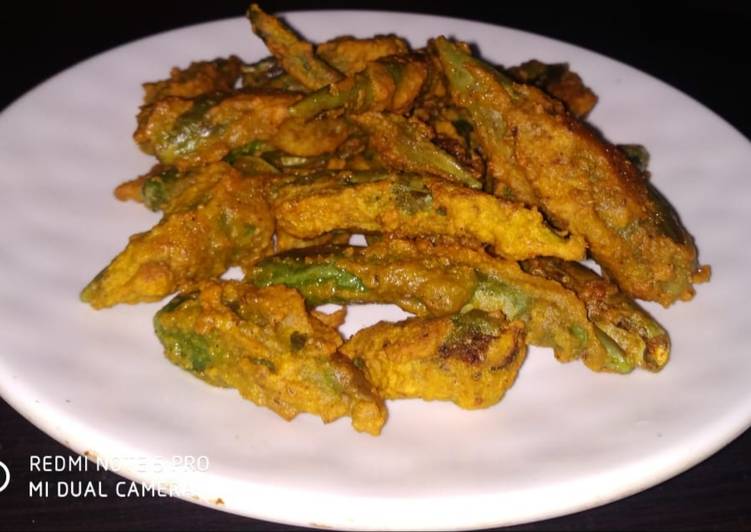Steps to Prepare Perfect Green chilli pakawri