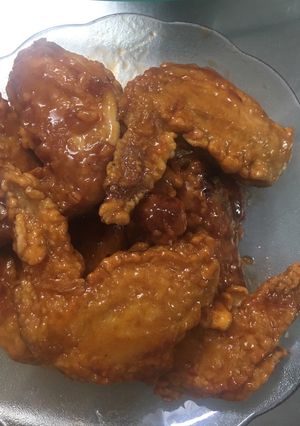 Hình của món Gà sốt Dakgangjeong(cay ngọt).