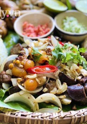 Hình của món Lòng Gà Cháy Tỏi.
