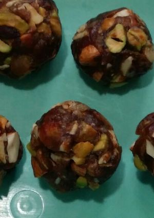 A picture of Khajur ke ladoo.