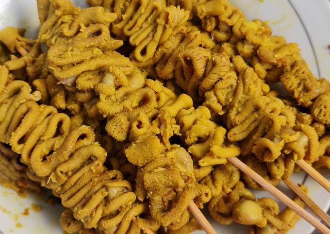 Sate usus bumbu kuning