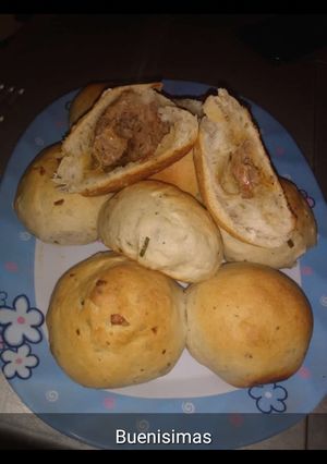 Una foto de Pancitos saborizados relleno de chorizo