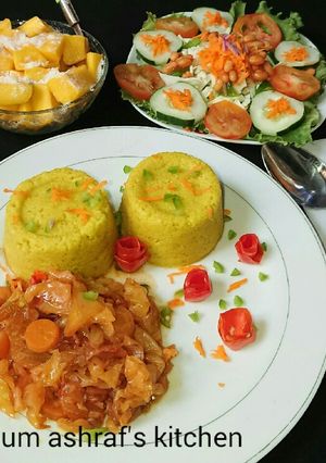 A picture of Curry couscous with cabbage sauce.