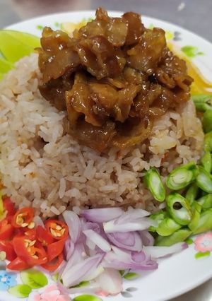 รูปของ ข้าวคลุกกะปิกับหมูสามชั้นสไลซ์หวาน