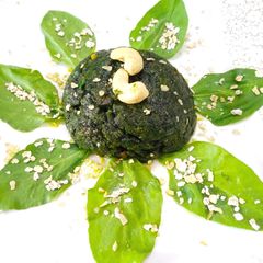 A picture of Spinach Oats Halwa.