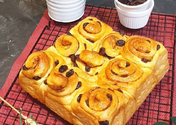 185. CINNAMON ROLLS WITH RAISIN (cinamon gulung dengan kismis)