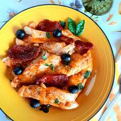 A picture of Filetti di merluzzo con pomodori secchi alla mediterranea.