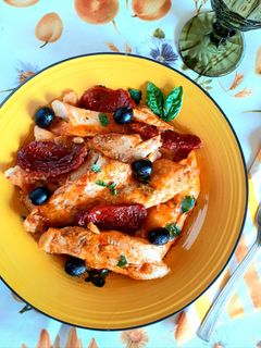 Foto di Filetti di merluzzo con pomodori secchi alla mediterranea
