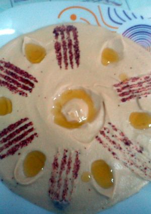 A picture of Hummus.