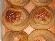 Una foto de muffins de plátano y avena