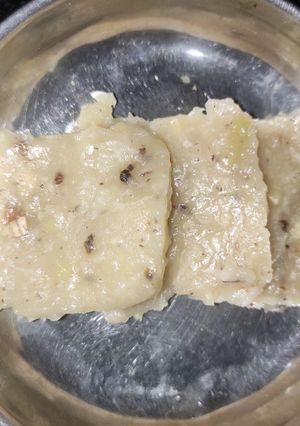 કોકોનેટ સ્વીટ સ્લાઈસ(હલવા)coconut halvo in Gujarati ) રેસીપી મુખ્ય ફોટો