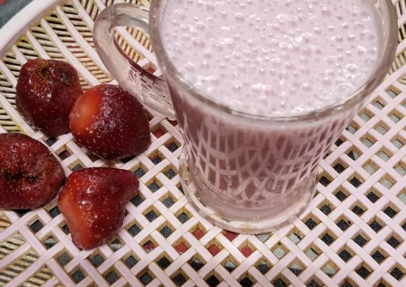 Strawberry milk smoothie