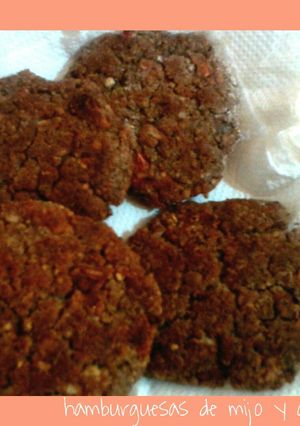 Una foto de Hamburguesas de mijo y avena