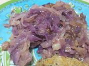 Una foto de repollo con jamón serrano