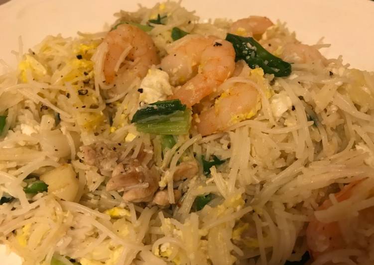 Recipe of Speedy Pork & Shrimps with Egg Rice Noodles