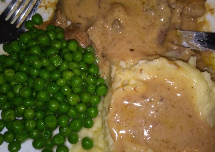 Recipe of Perfect Smothered Pork Chops Comfy Food