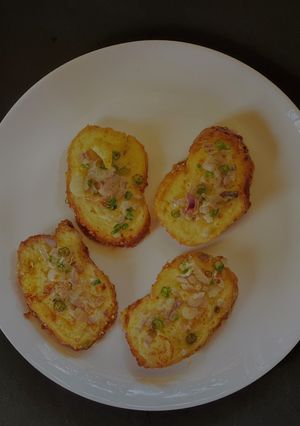A picture of French Toast.