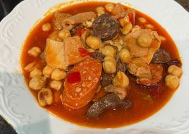 Callos de ternera con garbanzos