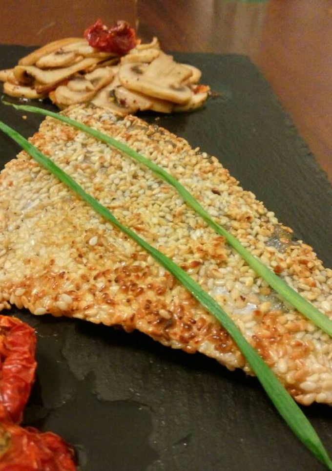 Una foto de 🐡Dorada crujiente de sésamo🍴